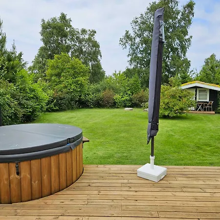 Cozy With Wilderness Bath Holiday home Follenslev