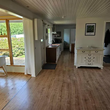 Vakantiehuis Cozy With Wilderness Bath
